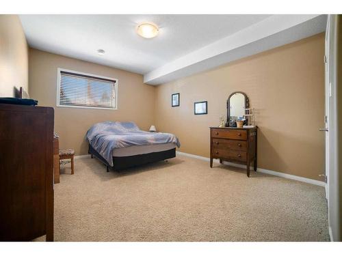 3-5015 52 Street, Camrose, AB - Indoor Photo Showing Bedroom