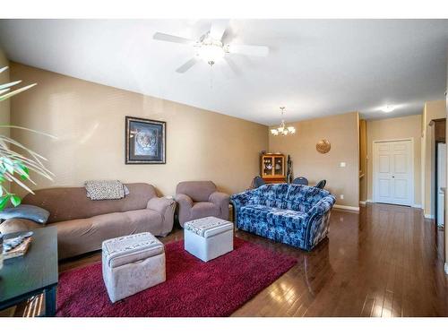 3-5015 52 Street, Camrose, AB - Indoor Photo Showing Living Room