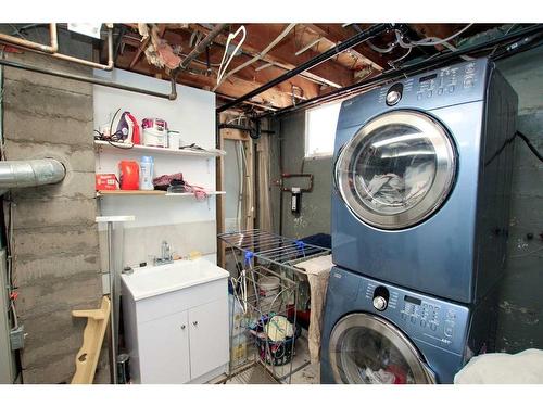 3417 41 Avenue, Red Deer, AB - Indoor Photo Showing Laundry Room