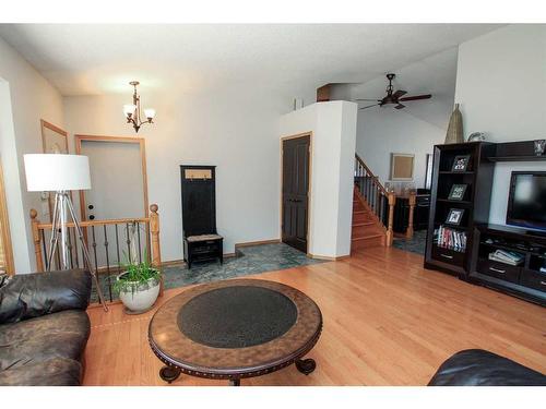 169 Dixon Crescent, Red Deer, AB - Indoor Photo Showing Living Room