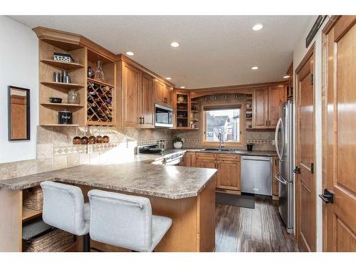 32 Drake Close, Red Deer, AB - Indoor Photo Showing Kitchen With Stainless Steel Kitchen