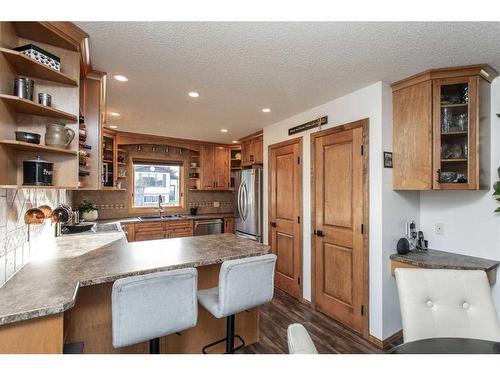 32 Drake Close, Red Deer, AB - Indoor Photo Showing Kitchen With Double Sink
