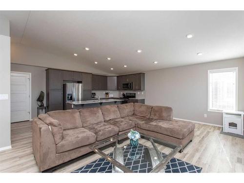 23 Golden Crescent, Red Deer, AB - Indoor Photo Showing Living Room