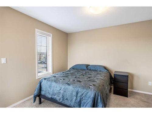 2205-30 Carleton Avenue, Red Deer, AB - Indoor Photo Showing Bedroom