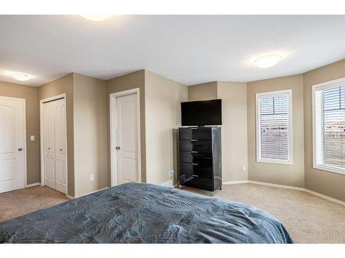 2205-30 Carleton Avenue, Red Deer, AB - Indoor Photo Showing Bedroom