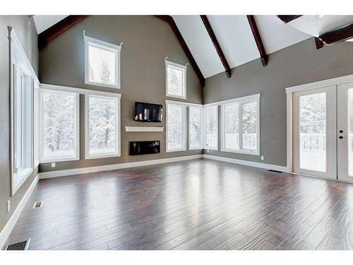 6725 40 Avenue, Red Deer, AB - Indoor With Fireplace