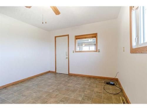 35175 Range Road 230, Rural Red Deer County, AB - Indoor Photo Showing Other Room