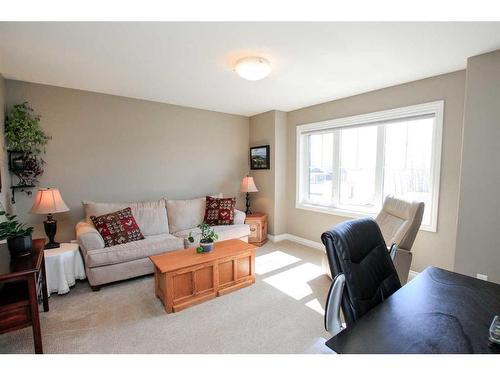 60 Van Slyke Way, Red Deer, AB - Indoor Photo Showing Living Room