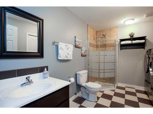 60 Van Slyke Way, Red Deer, AB - Indoor Photo Showing Bathroom