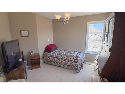 10-5202 Farrell Avenue, Red Deer, AB - Indoor Photo Showing Bedroom