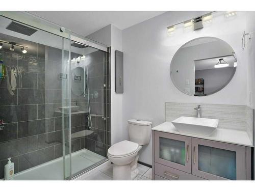 4820 44 Street, Innisfail, AB - Indoor Photo Showing Bathroom