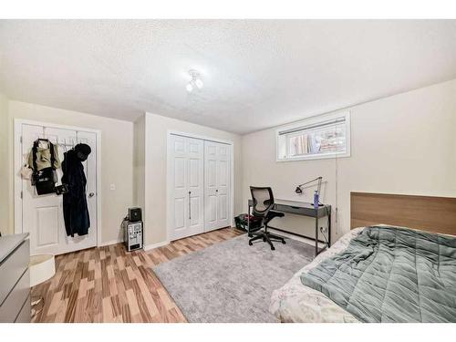 337 Citadel Meadow Bay Nw, Calgary, AB - Indoor Photo Showing Bedroom