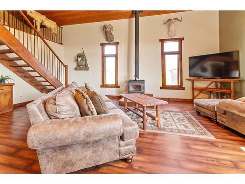 392066 6-0 Range Road, Rural Clearwater County, AB - Indoor Photo Showing Living Room