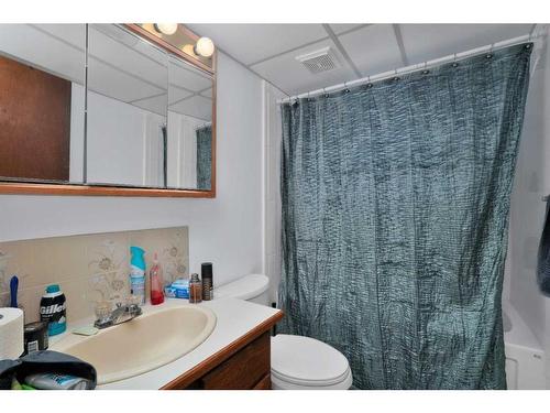 26 Dunlop Street, Red Deer, AB - Indoor Photo Showing Bathroom