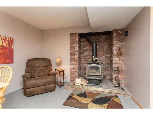 37 Morning Meadows Drive, Rural Ponoka County, AB - Indoor With Fireplace