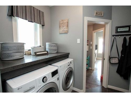 16 Sage Link, Red Deer, AB - Indoor Photo Showing Laundry Room