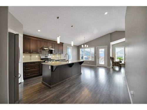 81 Turner Crescent, Red Deer, AB - Indoor Photo Showing Kitchen With Upgraded Kitchen