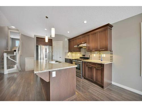 81 Turner Crescent, Red Deer, AB - Indoor Photo Showing Kitchen With Upgraded Kitchen