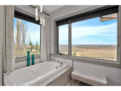 120-38254 Range Road 265, Rural Red Deer County, AB - Indoor Photo Showing Bathroom