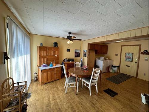 36104B Range Road 250, Rural Red Deer County, AB - Indoor Photo Showing Dining Room