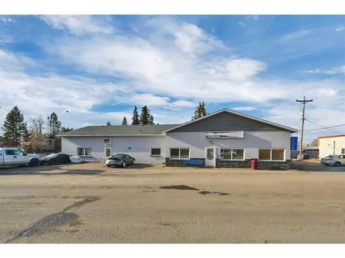 5016 50 Avenue, Sylvan Lake, AB 