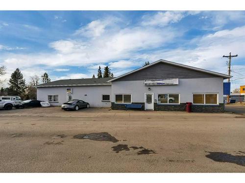 5016 50 Avenue, Sylvan Lake, AB 