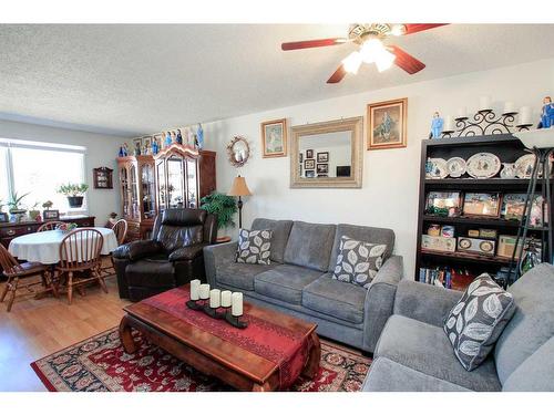 3813 50A Street, Red Deer, AB - Indoor Photo Showing Living Room