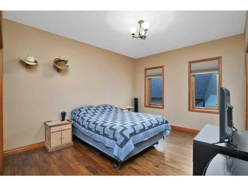 4908 52 Avenue, Rural Red Deer County, AB - Indoor Photo Showing Bedroom