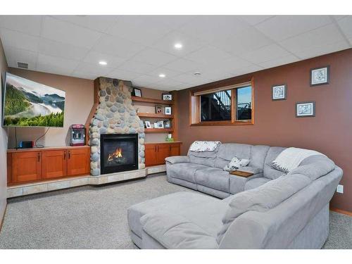 4908 52 Avenue, Rural Red Deer County, AB - Indoor With Fireplace