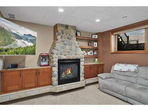 4908 52 Avenue, Rural Red Deer County, AB - Indoor With Fireplace