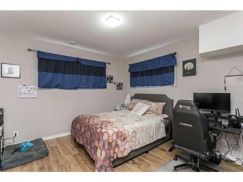 633 Bridgeview Road, Rural Ponoka County, AB - Indoor Photo Showing Bedroom