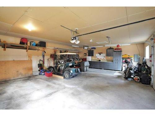 29 Parkland Crescent, Parkland Beach, AB - Indoor Photo Showing Garage