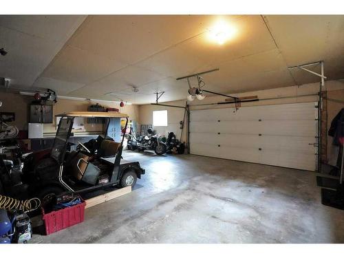 29 Parkland Crescent, Parkland Beach, AB - Indoor Photo Showing Garage