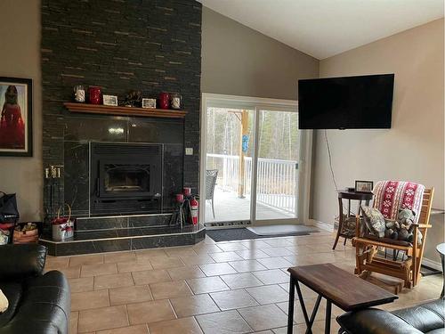 47415 Range Road 31, Rural Leduc County, AB - Indoor Photo Showing Living Room With Fireplace