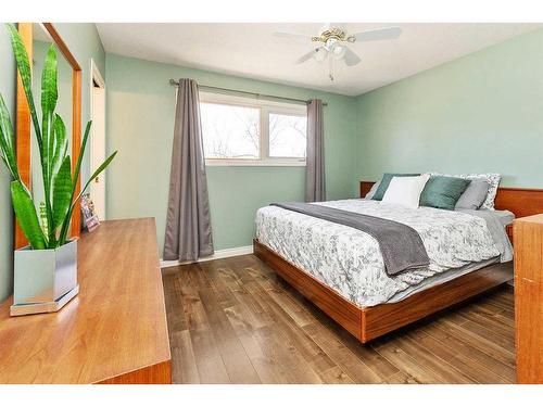 42 Patterson Crescent, Red Deer, AB - Indoor Photo Showing Bedroom