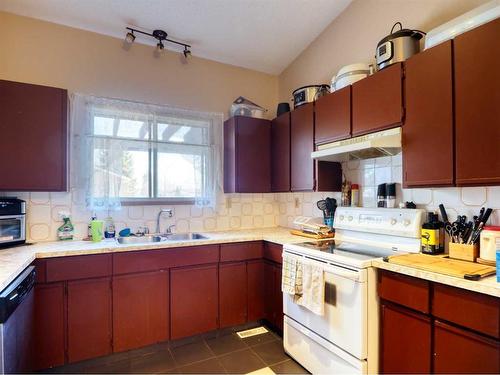 47 George Crescent, Red Deer, AB - Indoor Photo Showing Kitchen With Double Sink