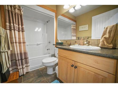 5928 28 Avenue, Camrose, AB - Indoor Photo Showing Bathroom