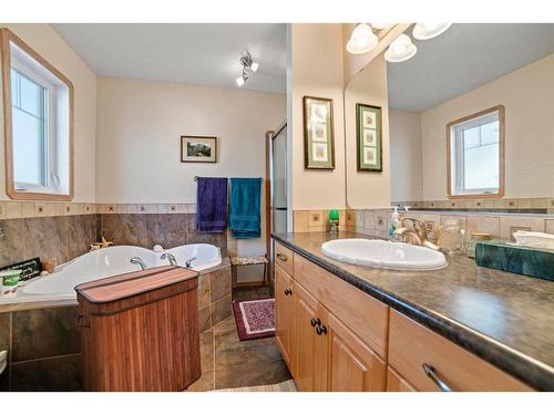 5928 28 Avenue, Camrose, AB - Indoor Photo Showing Bathroom