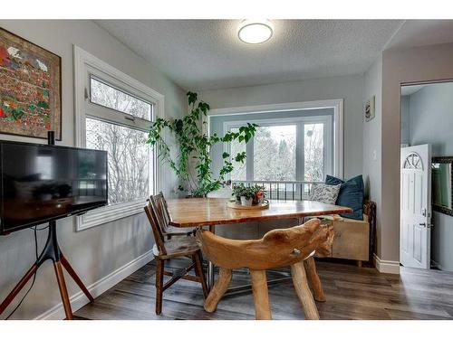 59 Springfield Avenue, Red Deer, AB - Indoor Photo Showing Dining Room