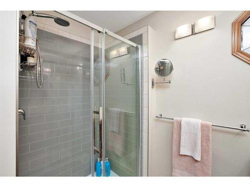 15 26540 Highway 11, Rural Red Deer County, AB - Indoor Photo Showing Bathroom