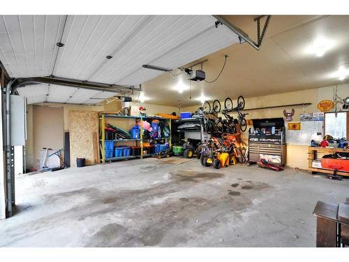 15 26540 Highway 11, Rural Red Deer County, AB - Indoor Photo Showing Garage