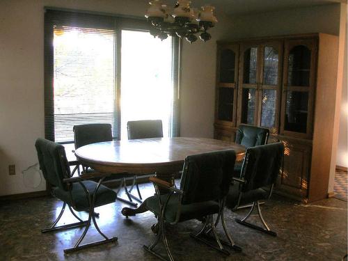 Twp Road 420 Road Ne, Rural Ponoka County, AB - Indoor Photo Showing Dining Room