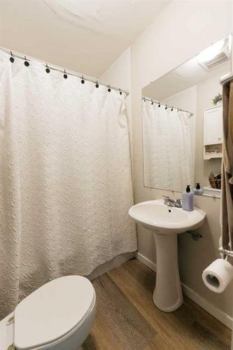3705 50 Street, Red Deer, AB - Indoor Photo Showing Bathroom
