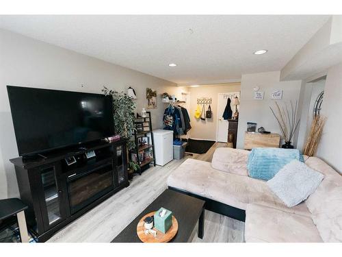 3705 50 Street, Red Deer, AB - Indoor Photo Showing Living Room