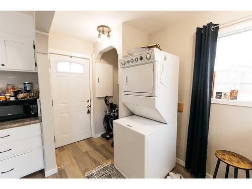 3705 50 Street, Red Deer, AB - Indoor Photo Showing Laundry Room
