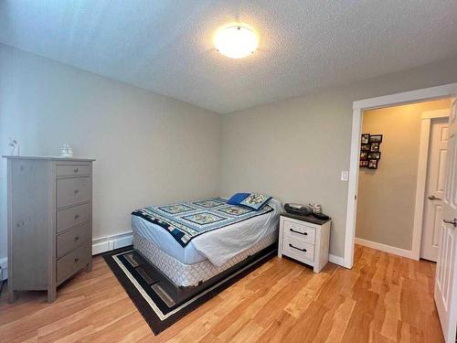 5904 51 Avenue, Red Deer, AB - Indoor Photo Showing Bedroom