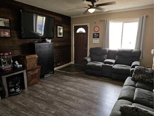 5717 57 Street, Red Deer, AB - Indoor Photo Showing Living Room