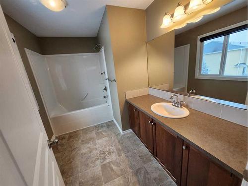 169 Carrington Drive, Red Deer, AB - Indoor Photo Showing Bathroom