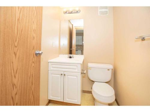 522-100 Jordan Parkway, Red Deer, AB - Indoor Photo Showing Bathroom