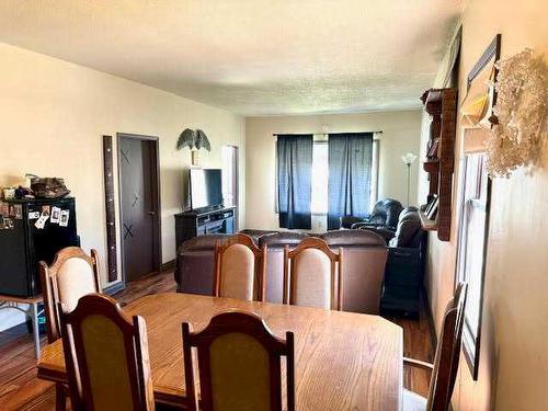 4710 51 Street, Stettler, AB - Indoor Photo Showing Dining Room